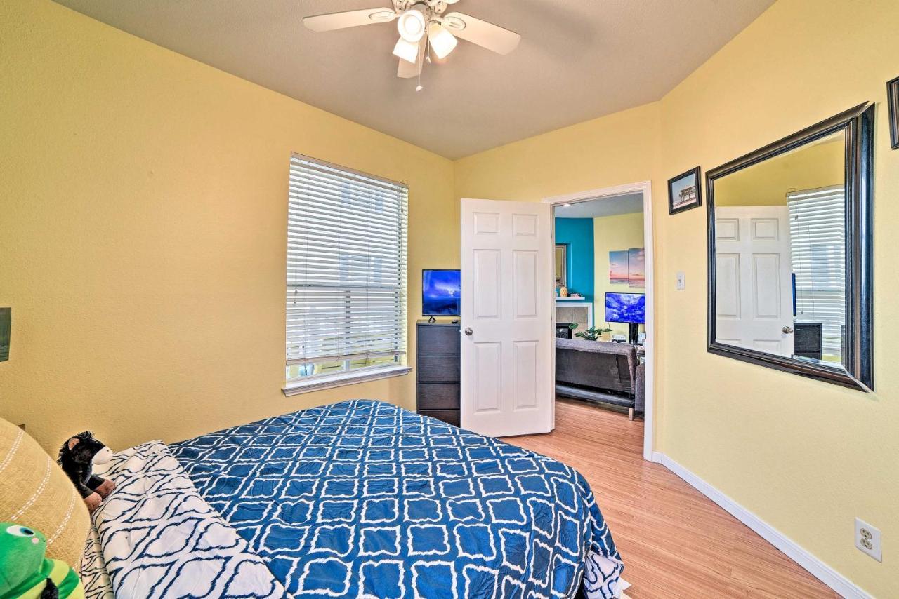 Corpus Christi Resort Condo - Walk To Beach! Exterior photo